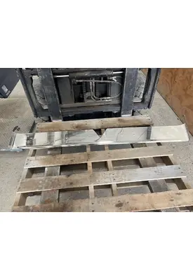 INTERNATIONAL HX520 Grille