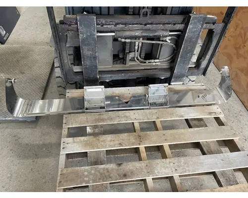 INTERNATIONAL HX520 Grille