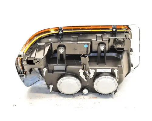INTERNATIONAL HX520 Headlamp Assembly
