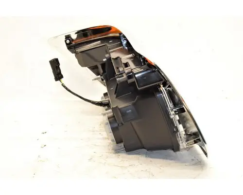 INTERNATIONAL HX520 Headlamp Assembly
