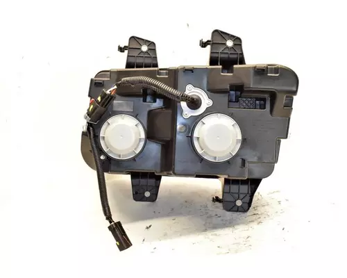 INTERNATIONAL HX615 Headlight