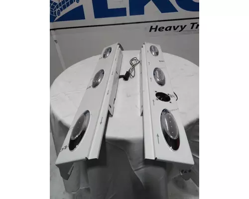 INTERNATIONAL HX615 Side Fairing