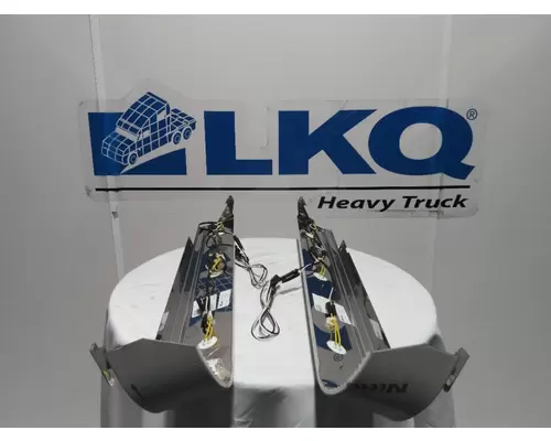 INTERNATIONAL HX615 Side Fairing