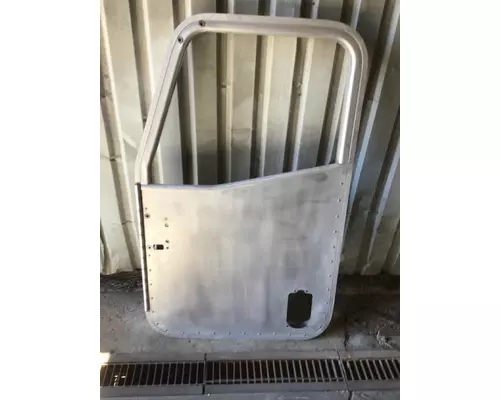 INTERNATIONAL HX620 Door Assembly, Front