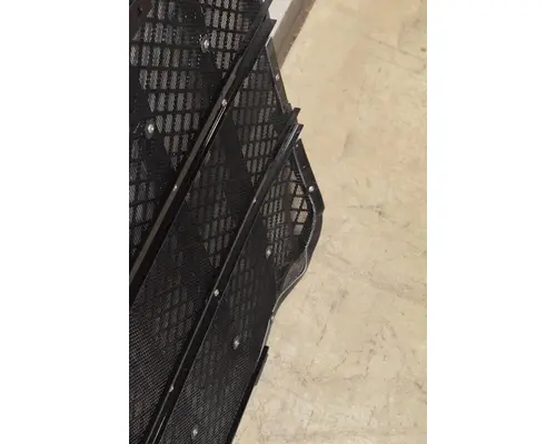 INTERNATIONAL HX620 Grille