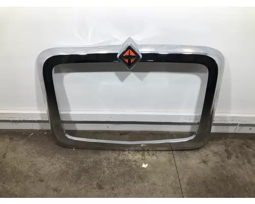 INTERNATIONAL HX620 Grille