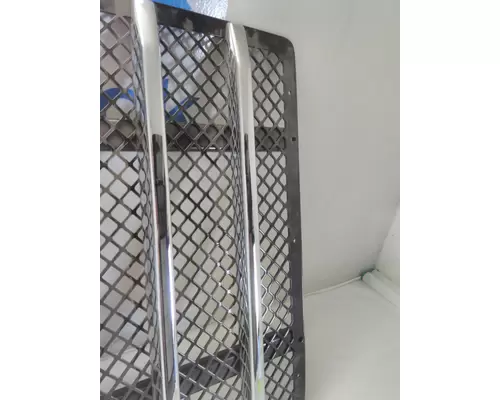 INTERNATIONAL HX620 Grille