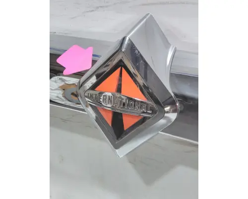 INTERNATIONAL HX620 Grille