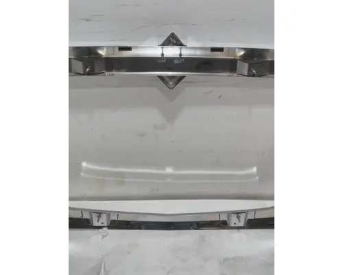 INTERNATIONAL HX620 Grille