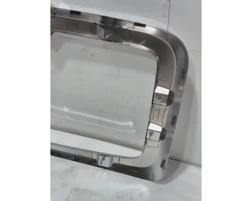 INTERNATIONAL HX620 Grille