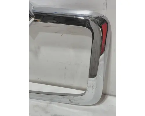 INTERNATIONAL HX620 Grille