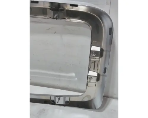 INTERNATIONAL HX620 Grille