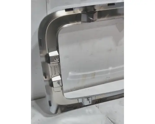 INTERNATIONAL HX620 Grille