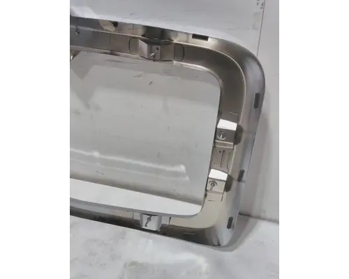 INTERNATIONAL HX620 Grille