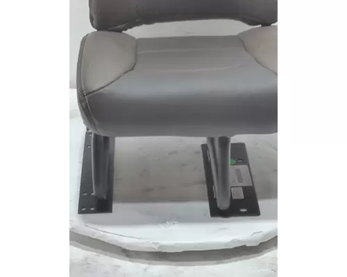 INTERNATIONAL HX620 Seat, Front