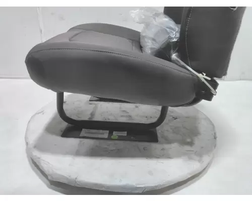 INTERNATIONAL HX620 Seat, Front