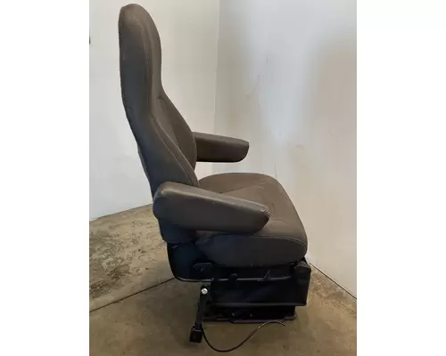 INTERNATIONAL HX620 Seat