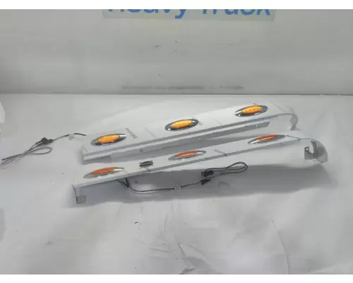 INTERNATIONAL HX620 Side Fairing