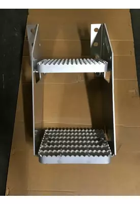 INTERNATIONAL HX620 Step