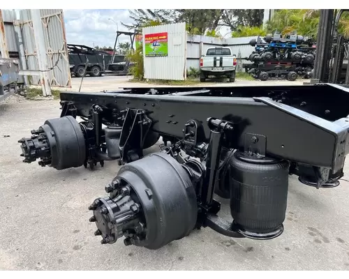 INTERNATIONAL IROS AIR RIDE SUSPENSION Cutoff Assembly (Complete With Axles)