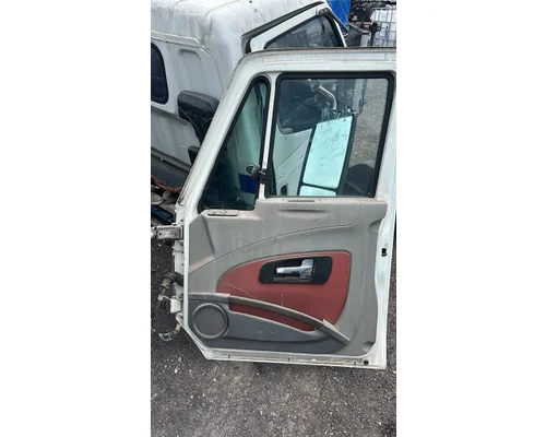 INTERNATIONAL LF627 Door Assembly, Front