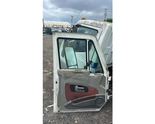INTERNATIONAL LF627 Door Assembly, Front