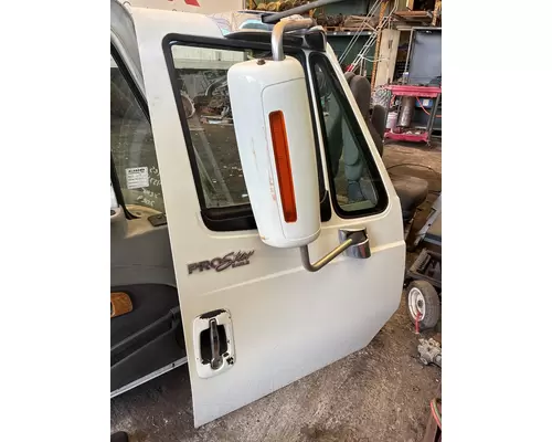 INTERNATIONAL LF627 Door Assembly, Front