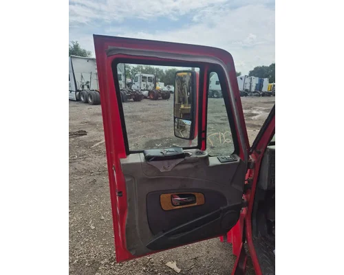 INTERNATIONAL LF627 Door Assembly, Front