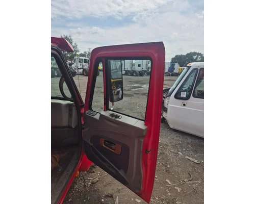 INTERNATIONAL LF627 Door Assembly, Front