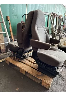 INTERNATIONAL LF627 Seat, Front