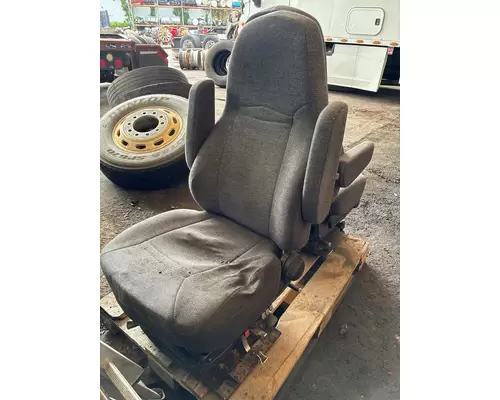 INTERNATIONAL LF627 Seat, Front