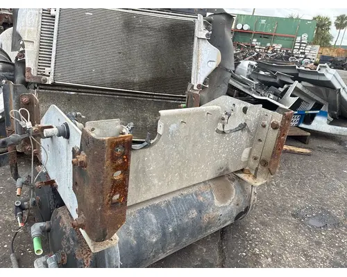 INTERNATIONAL LF687 Battery Box