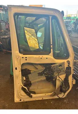 INTERNATIONAL LF687 Door Assembly, Front