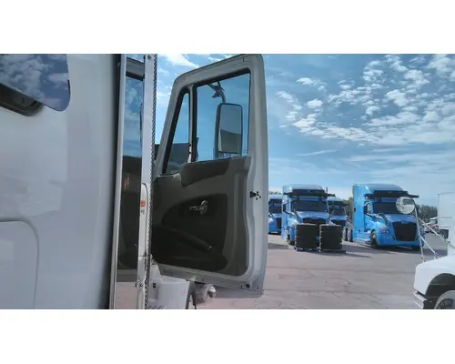 INTERNATIONAL LONESTAR 2009-2017 DOOR ASSEMBLY, FRONT