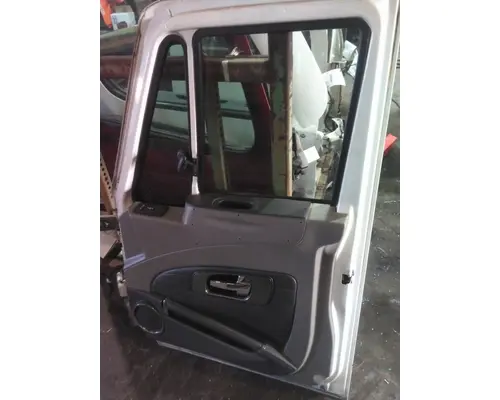 INTERNATIONAL LONESTAR 2009-2017 DOOR ASSEMBLY, FRONT
