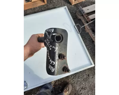INTERNATIONAL LONESTAR AIR CLEANER BRACKET