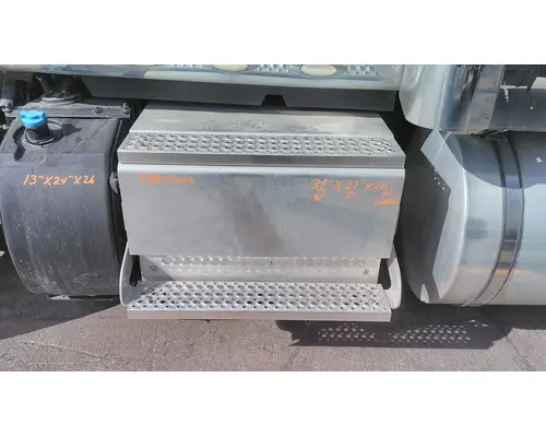 INTERNATIONAL LONESTAR BATTERY BOX