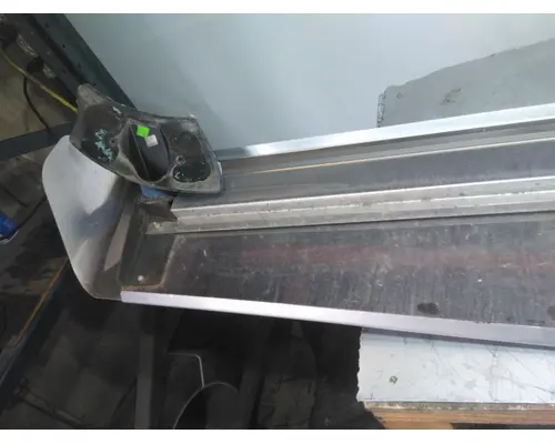 INTERNATIONAL LONESTAR CAB CLIP