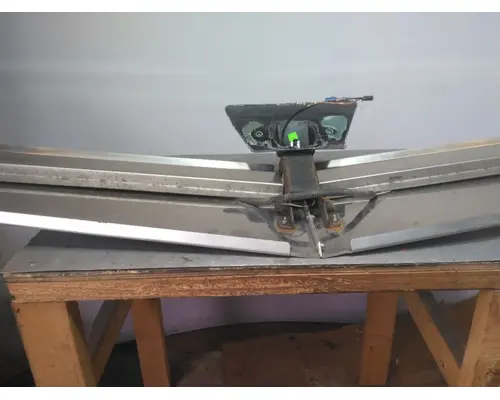 INTERNATIONAL LONESTAR CAB CLIP