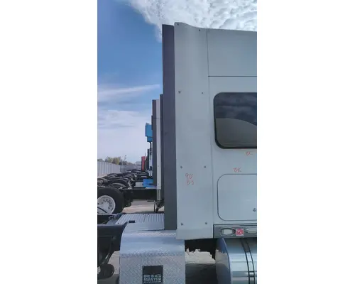 INTERNATIONAL LONESTAR CAB EXTENSION