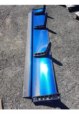 INTERNATIONAL LONESTAR CAB SKIRT FILLER PANEL