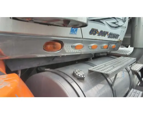 INTERNATIONAL LONESTAR CAB SKIRT FILLER PANEL