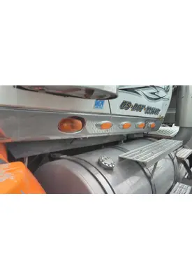 INTERNATIONAL LONESTAR CAB SKIRT FILLER PANEL