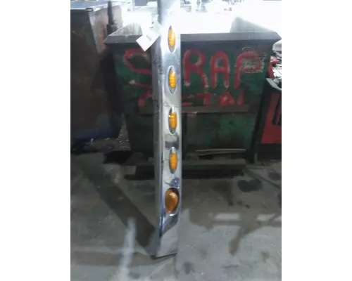 INTERNATIONAL LONESTAR CAB SKIRT FILLER PANEL