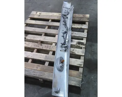 INTERNATIONAL LONESTAR CAB SKIRT FILLER PANEL