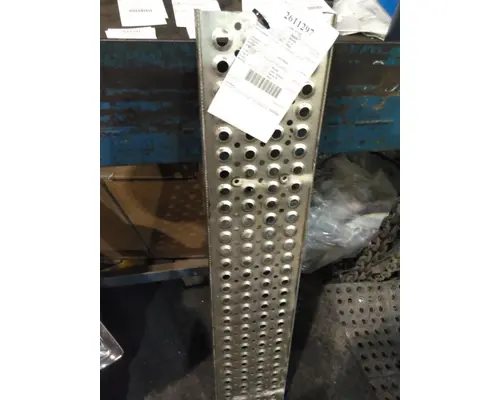 INTERNATIONAL LONESTAR CAB STEP