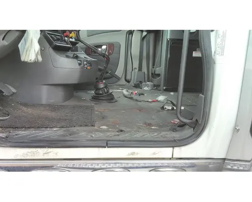 INTERNATIONAL LONESTAR CAB