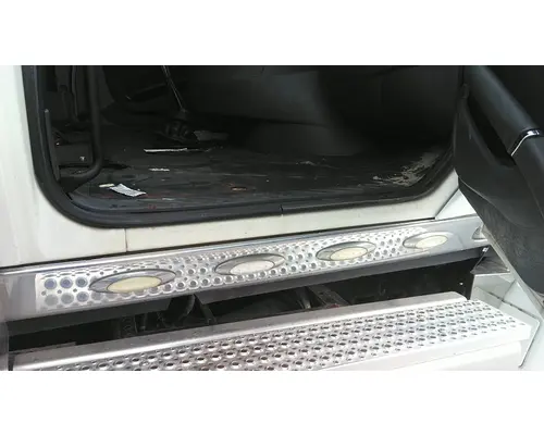 INTERNATIONAL LONESTAR CAB