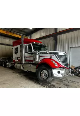 INTERNATIONAL LONESTAR Complete Vehicle