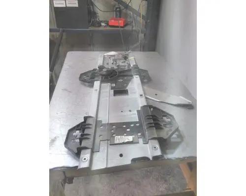 INTERNATIONAL LONESTAR DOOR WINDOW REGULATOR